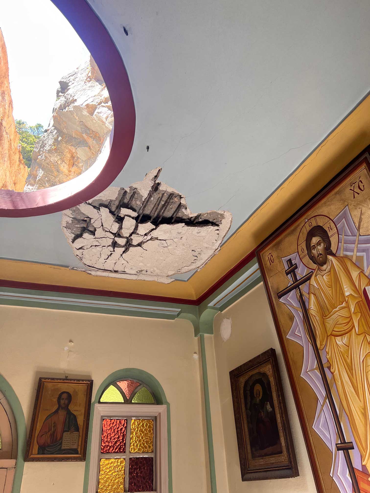 Kalyva Dormition, Skete, ceiling damage